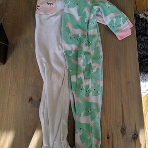 Carter's girls footed sleeper